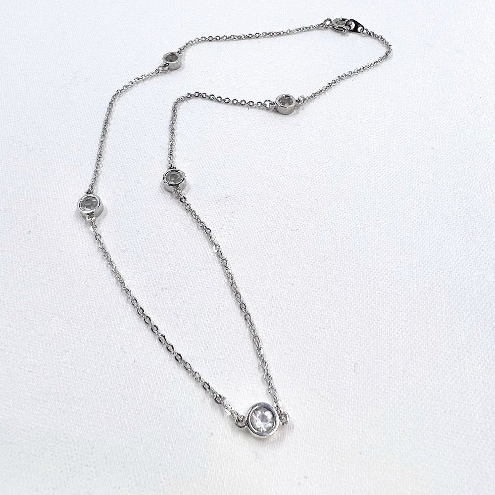 NWOT - Minimal Silver Tone Clear Round Jeweled 15” Chain Necklace